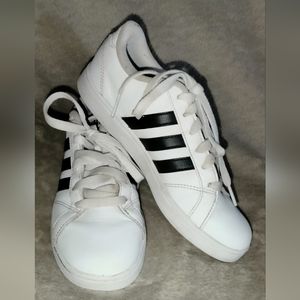 Adidas Unisex Grand Court Youth Shoes Size 3